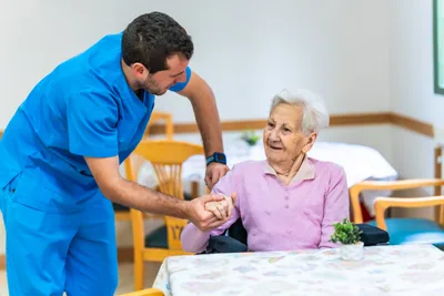 Assistenza domiciliare a una persona anziana